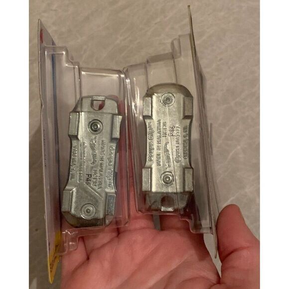 Hot Wheels Cars Coupe Keychain Clips #101 Experimotors Series 2022 - Picture 3 of 3